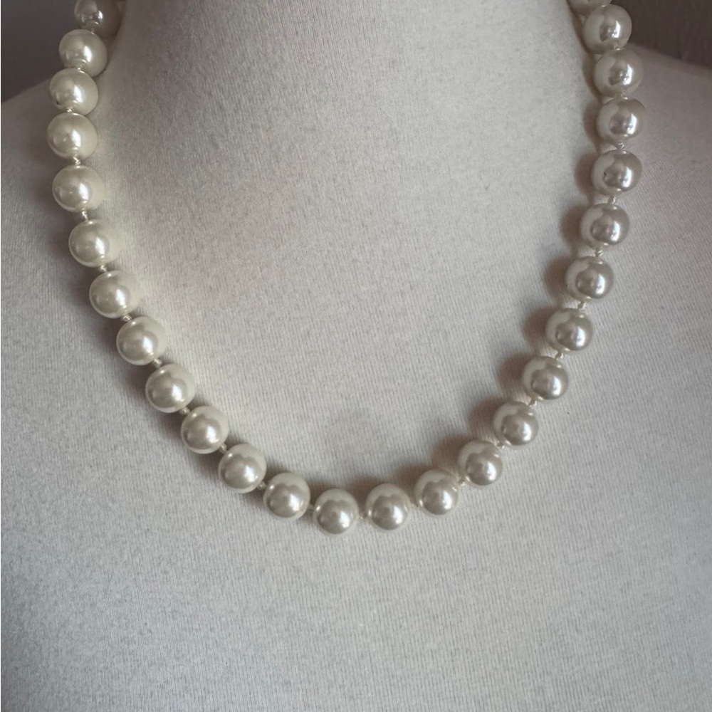 Vintage Glass Elegant Pearls
